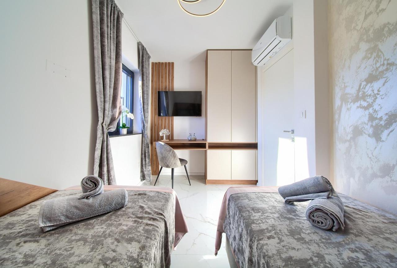 Penthouse Rosa Apartamento Malinska Exterior foto